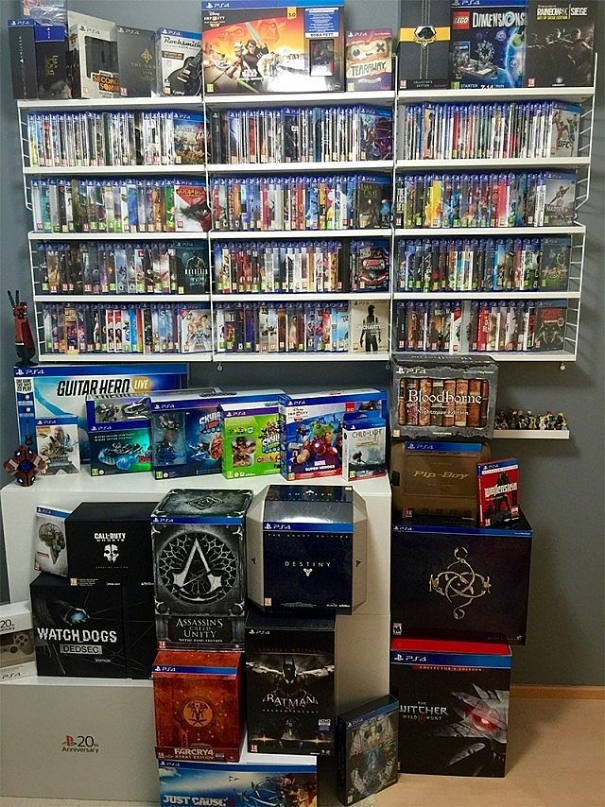 Gamer decide di comprare tutti i giochi per PlayStation 4