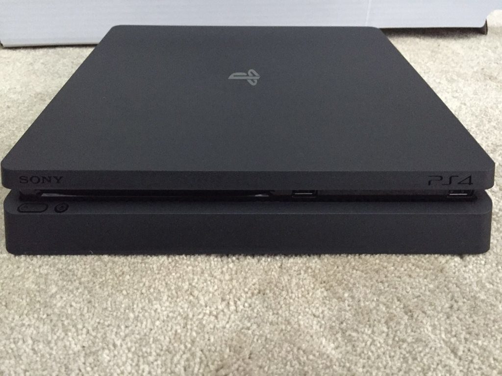 Playstation 4 Slim, rivelate le prime immagini [Aggiornamento] - immagine della notizia