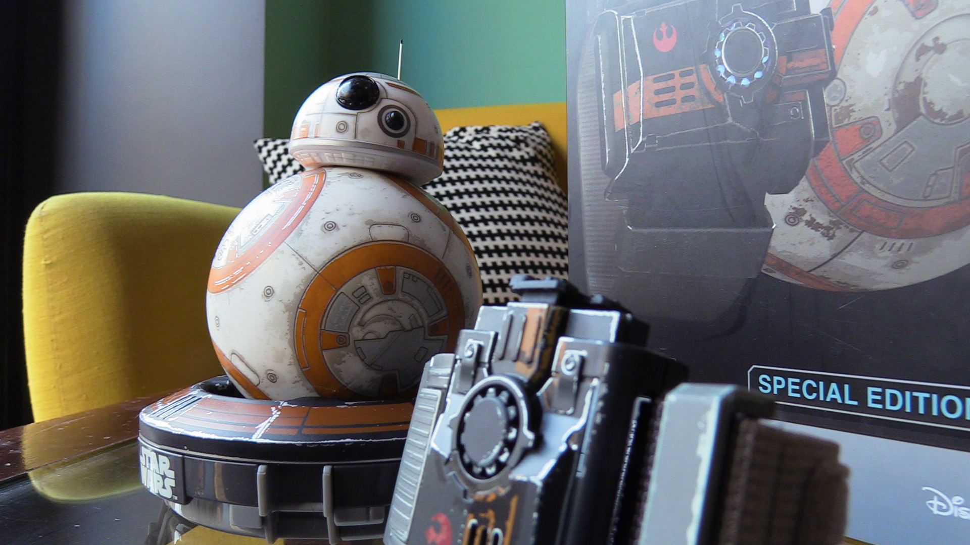 Special Edition Battle Worn BB-8 con Force Band di Sphero