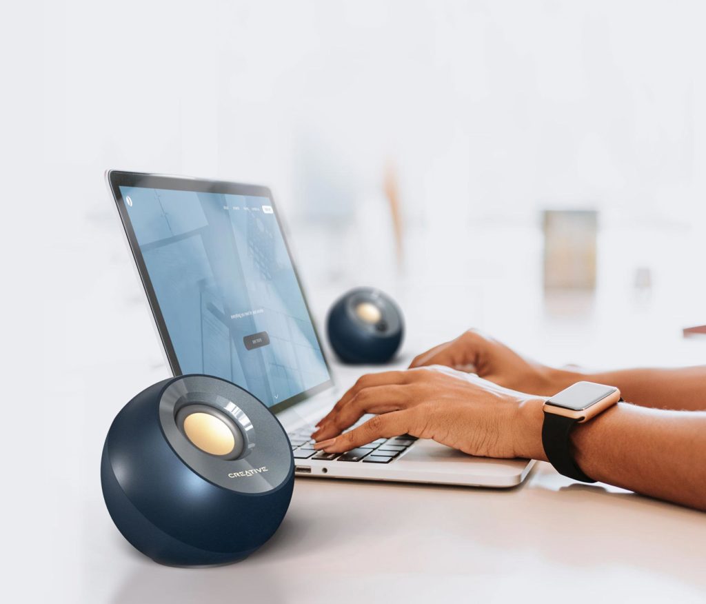 Creative Pebble V2: news, features e costo. - immagine dell'articolo