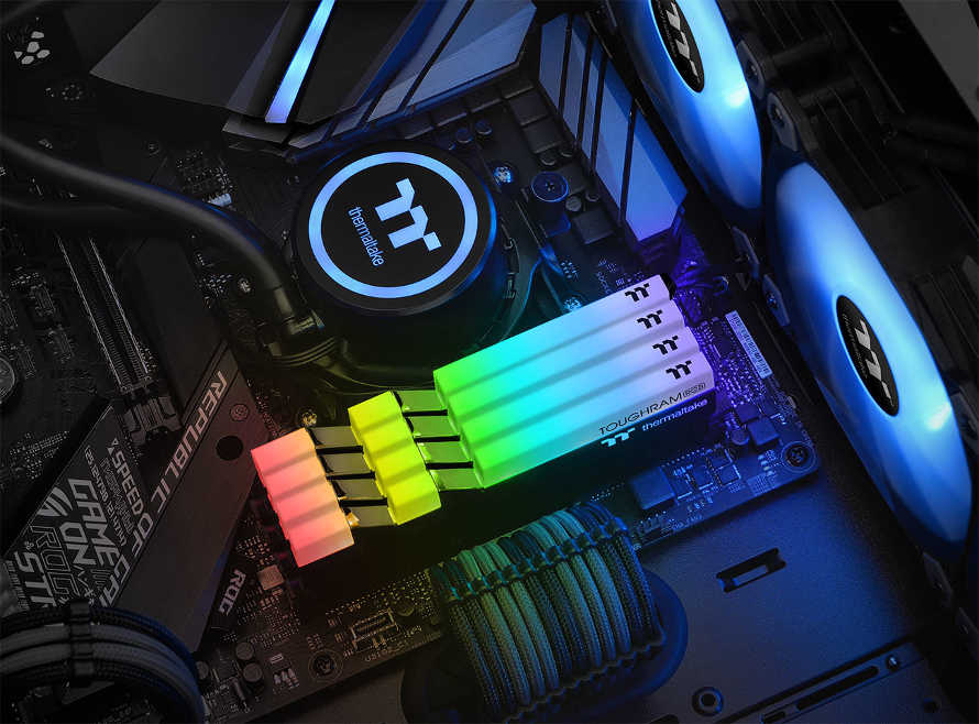 THERMALTAKE annunica la linea TOUGHRAM RGB DDR4