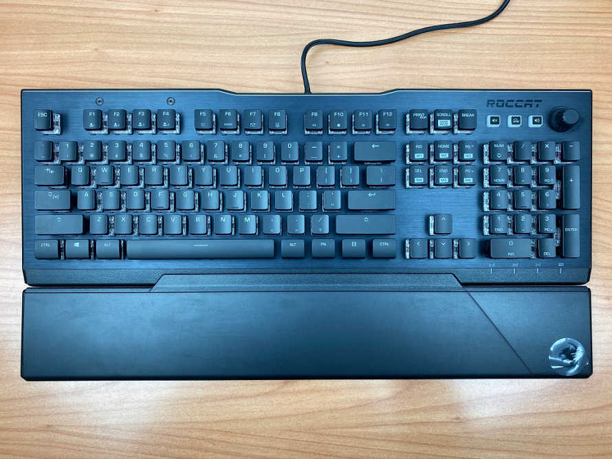 Roccat Vulkan 121 AIMO