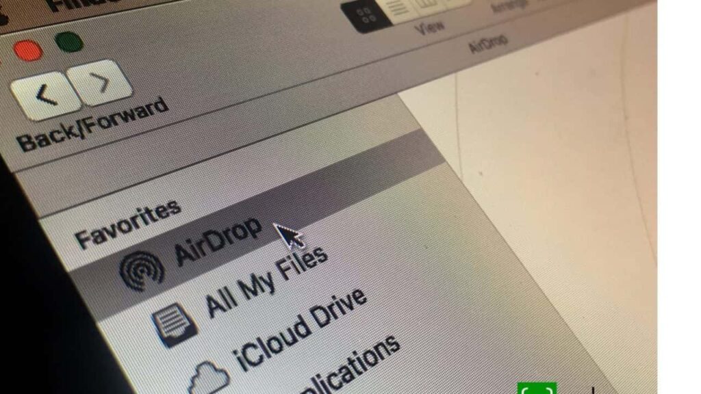AirDrop, la feature Apple espone i dati sensibili - immagine dell'articolo