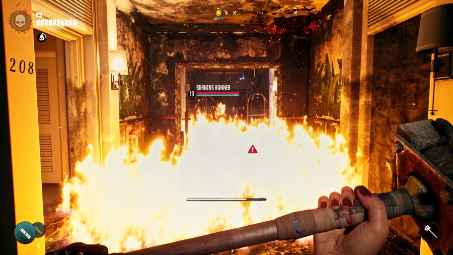 Il protagonista è di fronte ad un fuoco che sta avviluppando l'interno di quello che sembra essere un albergo.