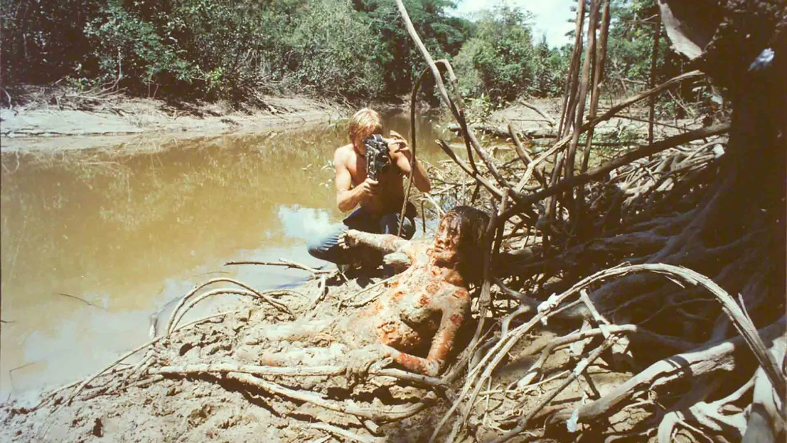 Cannibal Holocaust di Ruggero Deodato, la recensione del cofanetto 4K distribuito da Midnight Factory