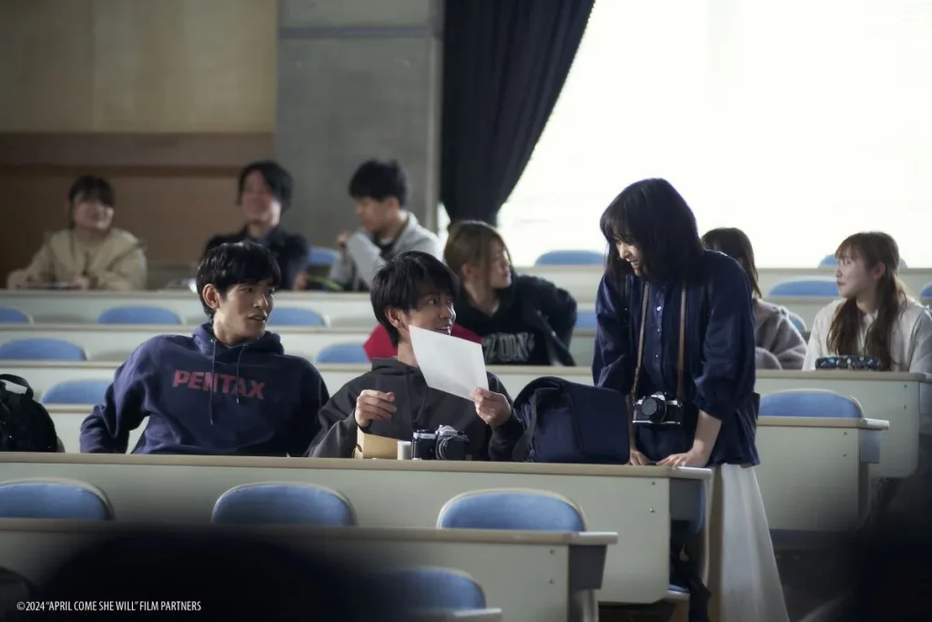 Scena contesto universitario del film April Come She Will