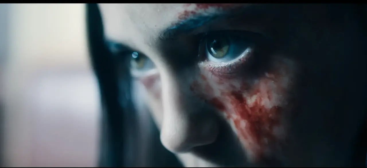 Primo piano degli occhi di Eve da bambina