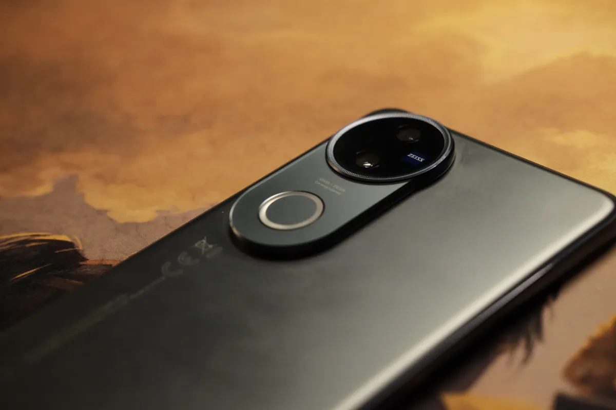 L'estetica della parte posteriore è più piacevole di quanto mi aspettassi da un corpo lenti così poderoso