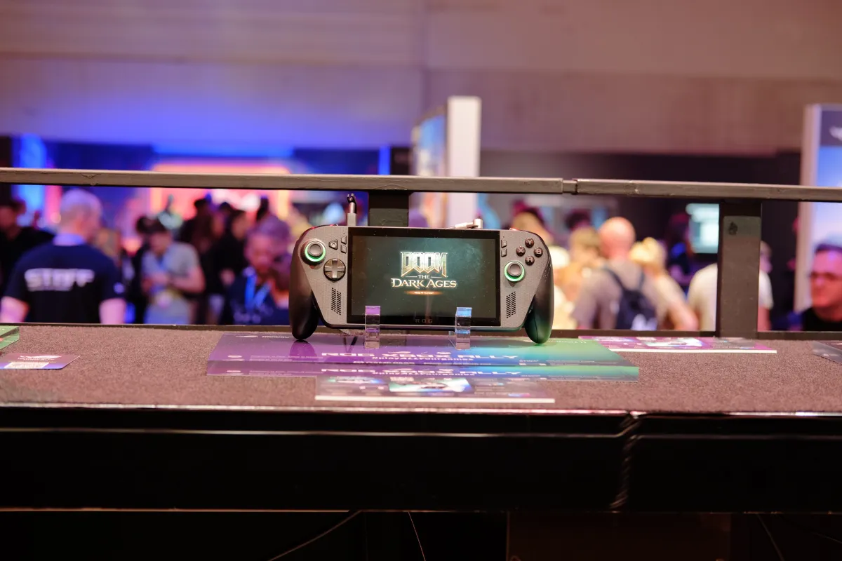 Non ho purtroppo avuto modo di uscire dalla modalità gioco, quindi non posso avere opinioni sull'OS