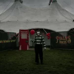 Peter Pan lavora in un circo, ma uno di quelli di cui sono fatti gli incubi