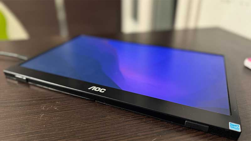 Recensione AOC 16T3EA il monitor che ridefinisce la comodità