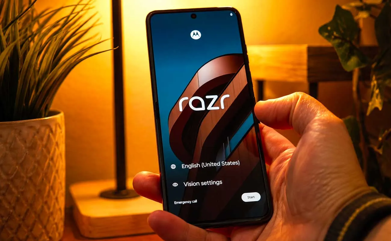 RECENSIONE MOTOROLA RAZR 70 andrea volpi