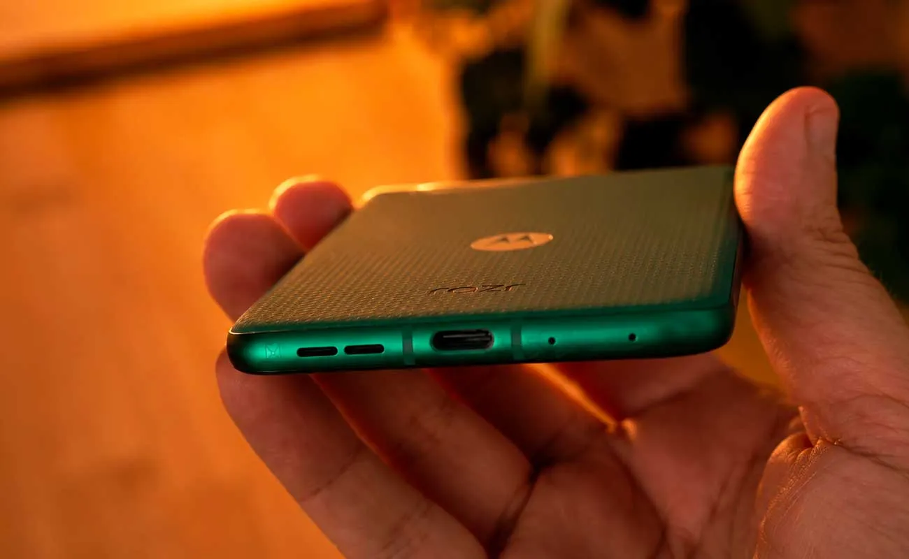 Retro motorola razr 70