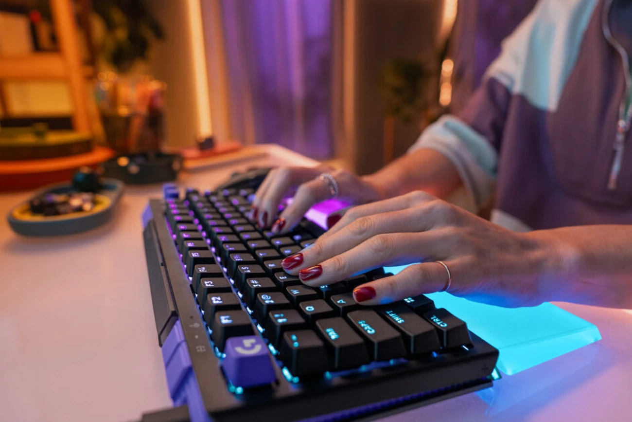 Logitech G512 X 98 – Recensione della tastiera che vuole essere due cose