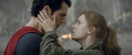 (L-r) HENRY CAVILL as Superman and AMY ADAMS as Lois Lane in Warner Bros. Pictures’ and Legendary Pictures’ action adventure “MAN OF STEEL,” a Warner Bros. Pictures release. TM & © DC Comics.