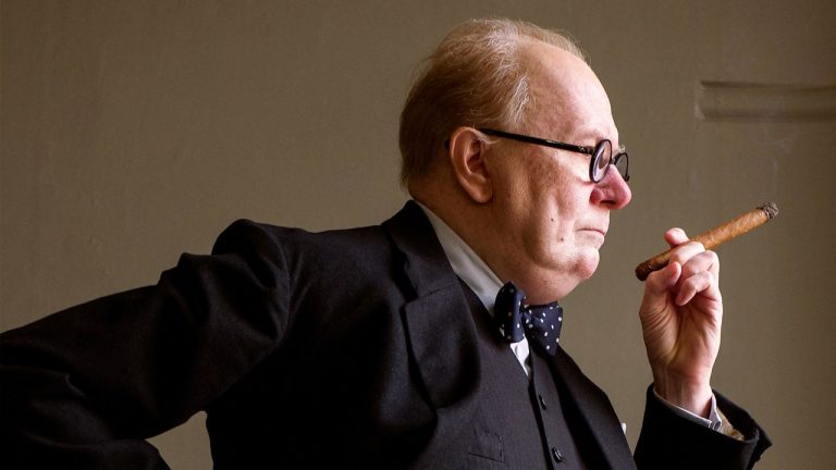 L’Ora più Buia: diffuse due nuove clip in italiano del film con Gary Oldman