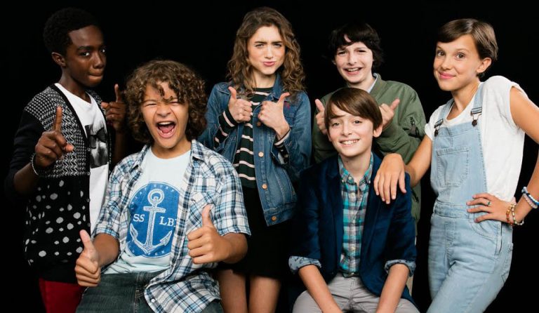 Stranger Things, la terza stagione tratterà l’instabilità delle relazioni e… Ritorno al Futuro!