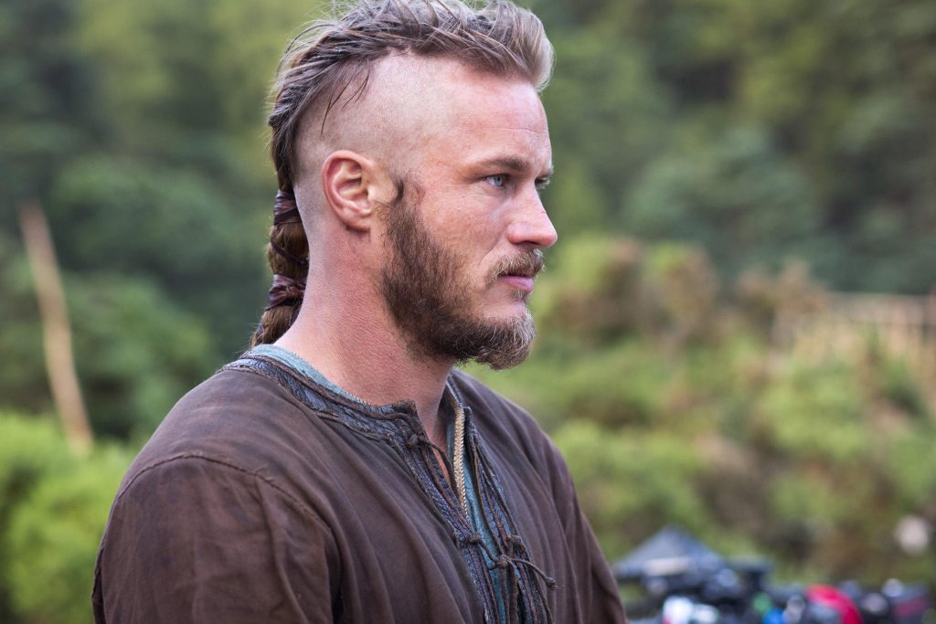 Travis Fimmel, Adrien Brody, Ken Jeong e Ray Liotta insieme in “El Tonto” - immagine dell'articolo