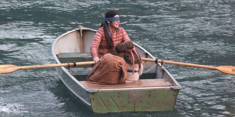 Bird Box, il trailer ufficiale del film Netflix con Sandra Bullock