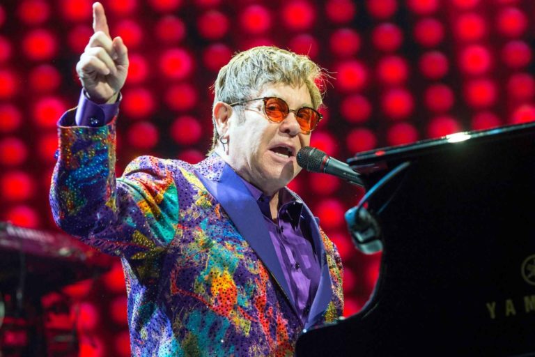 Elton John si è battuto perché Rocketman fosse vietato ai minori