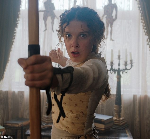 Enola Holmes, le foto di Millie Bobby Brown e Henry Cavill - immagine 2 dell'articolo